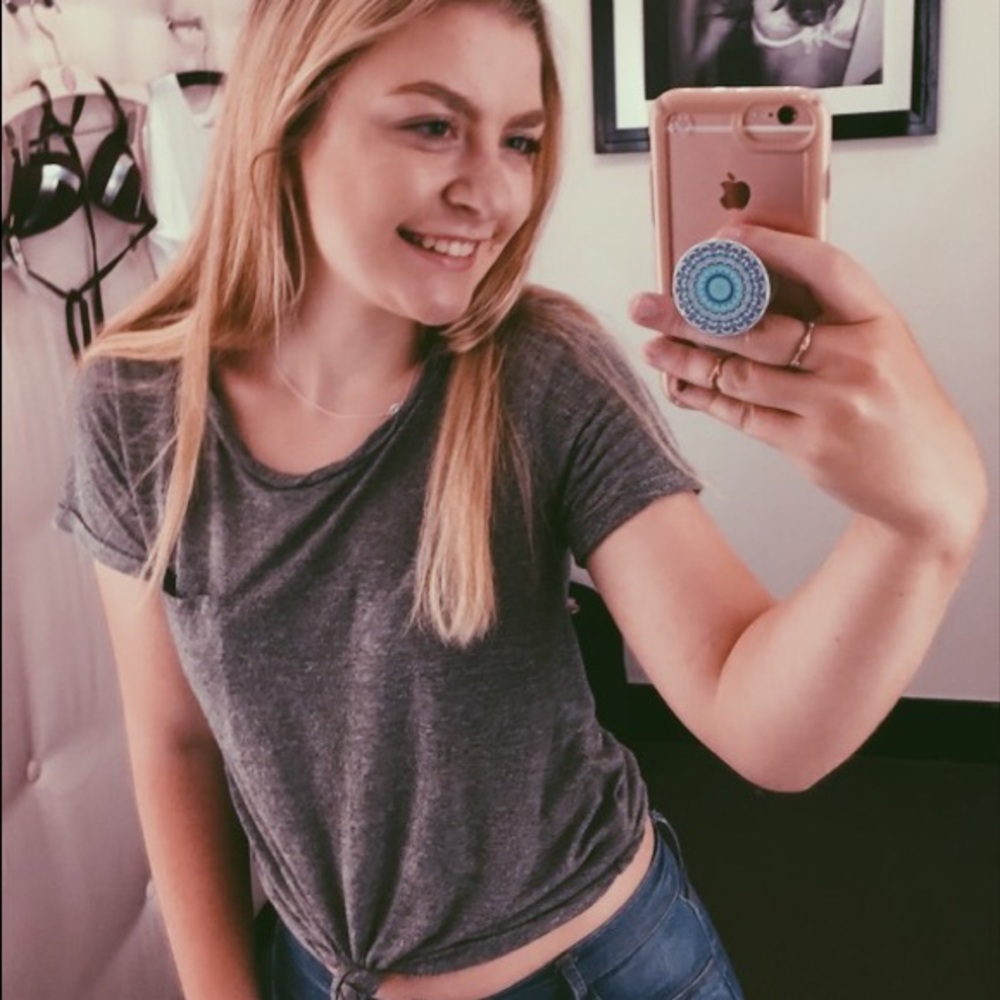 Meet your Posher, Abigail